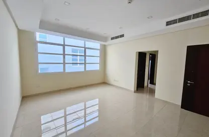 Office Space - Studio - 3 Bathrooms for rent in Hidd - Muharraq Governorate