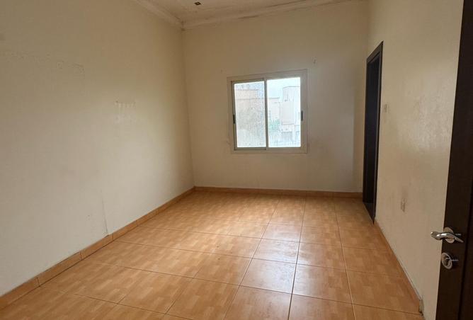 982279 - Property Image 3