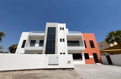عمارة بالكامل - استوديو - 5 حمامات للايجار في سار - المحافظة الشمالية