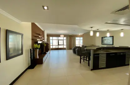 Apartment - 3 Bedrooms - 3 Bathrooms for rent in Al Juffair - Capital Governorate