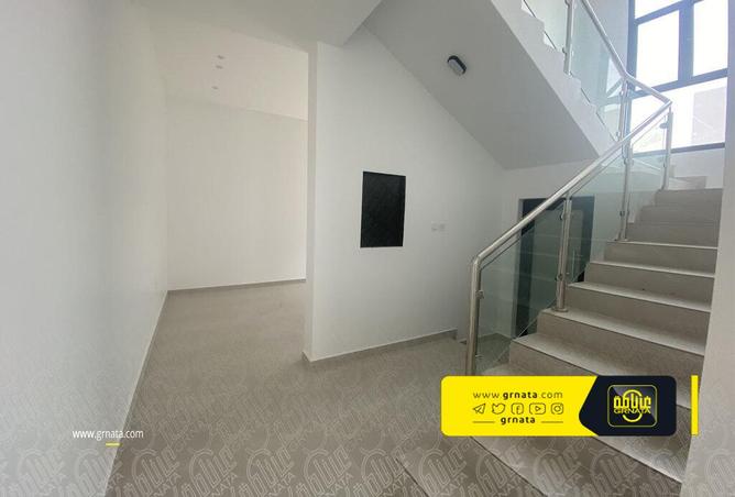 748697 - Property Image 2