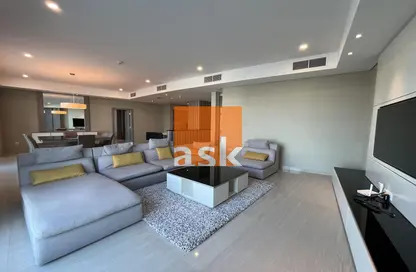 Living / Dining Room image for: Apartment - 2 Bedrooms - 4 Bathrooms for rent in Amwaj Avenue - Amwaj Islands - Muharraq Governorate, Image 1