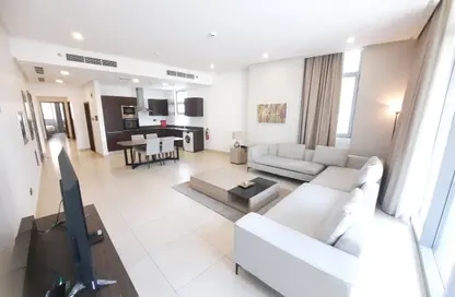 Apartment - 2 Bedrooms - 3 Bathrooms for rent in Al Juffair - Capital Governorate