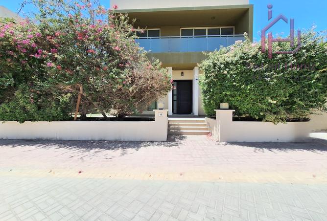 956303 - Property Main Image