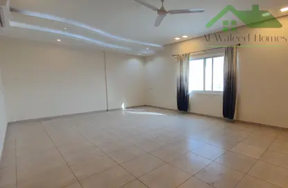 Apartment - 3 Bedrooms - 4 Bathrooms for rent in Hidd - Muharraq Governorate