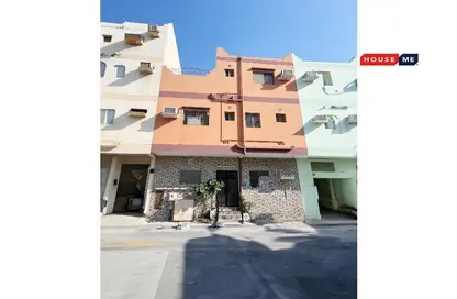 فيلا - 4 غرف نوم - 4 حمامات للبيع في قلالي - المحرق