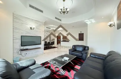 Apartment - 2 Bedrooms - 3 Bathrooms for rent in Al Juffair - Capital Governorate