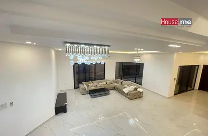 Living Room image for: Villa - 4 Bedrooms - 3 Bathrooms for rent in Amwaj Marina - Amwaj Islands - Muharraq Governorate, Image 1