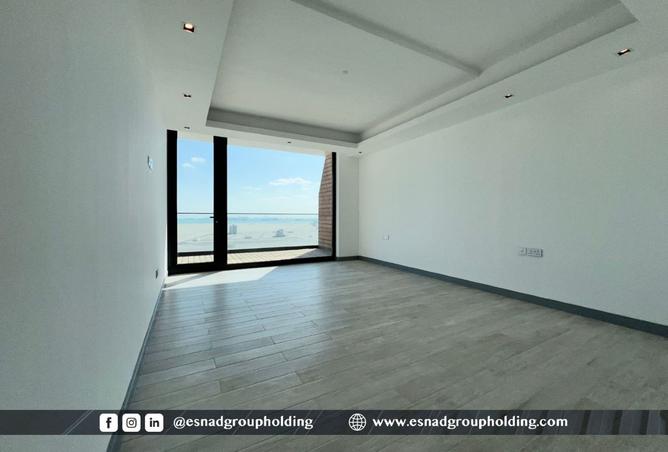 974745 - Property Image 2