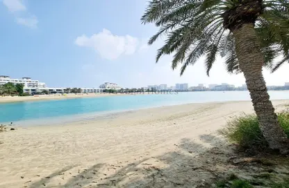 Water View image for: Villa - 3 Bedrooms - 4 Bathrooms for rent in Amwaj Avenue - Amwaj Islands - Muharraq Governorate, Image 1
