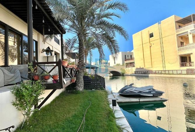 987269 - Property Image 2