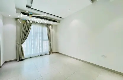 Apartment - 2 Bedrooms - 2 Bathrooms for rent in Sanabis - Manama - Capital Governorate