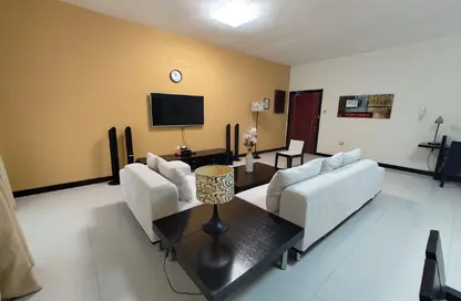 Apartment - 2 Bedrooms - 2 Bathrooms for rent in Busaiteen - Muharraq Governorate