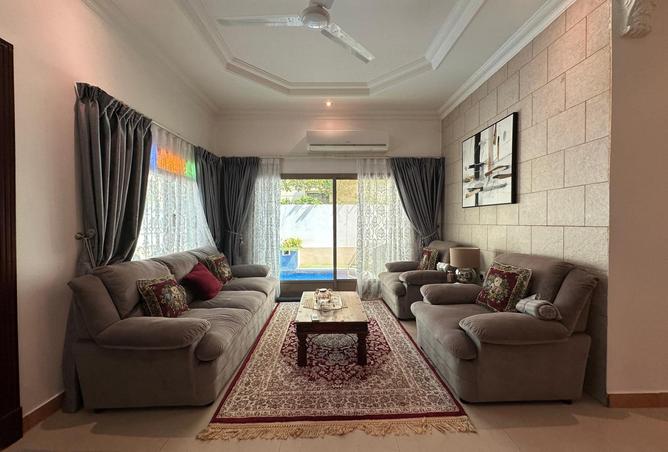 975901 - Property Image 2