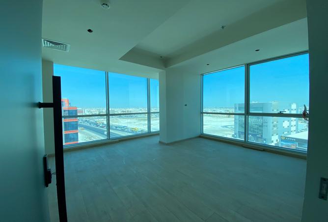 956504 - Property Image 2