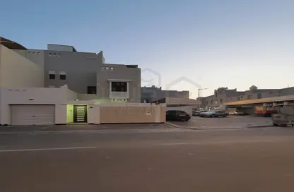 فيلا - 3 غرف نوم - 3 حمامات للبيع في عراد - المحرق