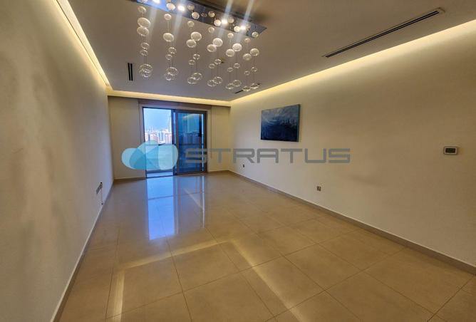 983691 - Property Image 2