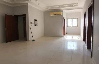 Apartment - 2 Bedrooms - 2 Bathrooms for rent in Galali - Muharraq Governorate