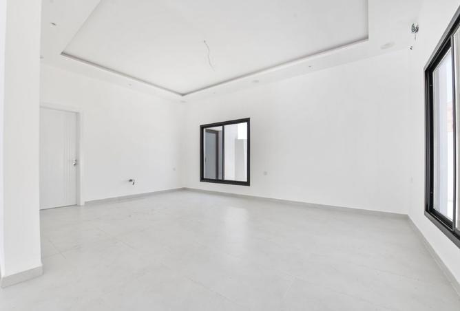 962153 - Property Image 3