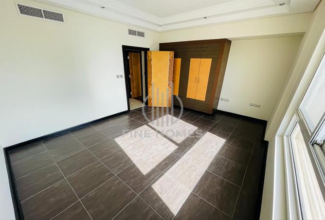 985815 - Property Image 2