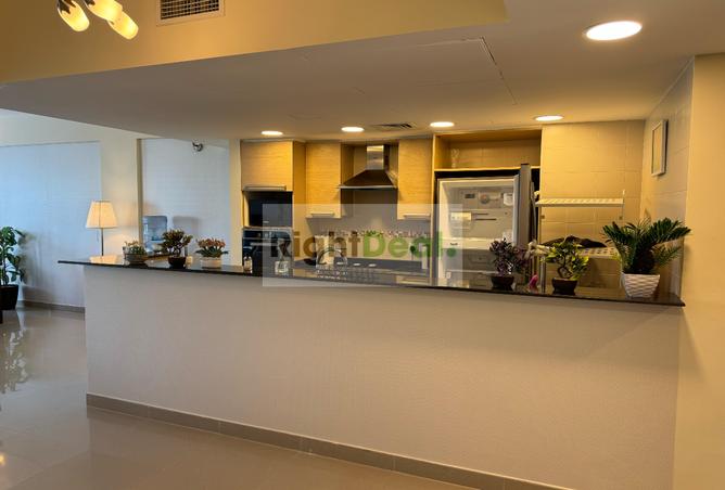956695 - Property Image 3