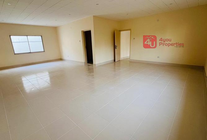 992842 - Property Image 2