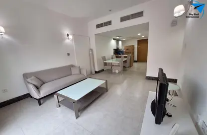 Apartment - 1 Bedroom - 2 Bathrooms for rent in Al Juffair - Capital Governorate