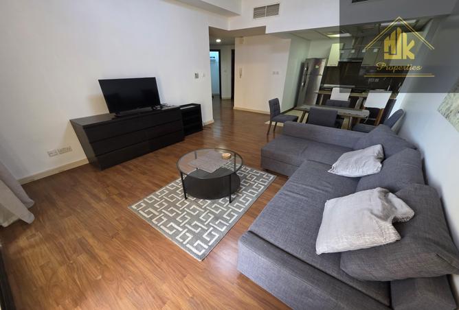 956104 - Property Image 2