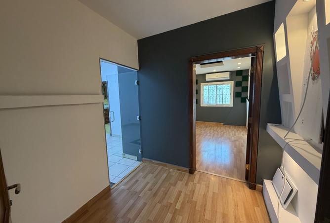 977373 - Property Image 2