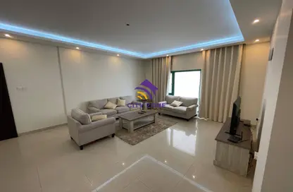 Apartment - 2 Bedrooms - 2 Bathrooms for rent in Al Juffair - Capital Governorate