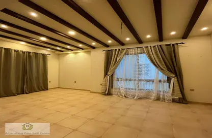 Empty Room image for: Apartment - 3 Bedrooms - 4 Bathrooms for rent in Janabiya - Northern Governorate, Image 1