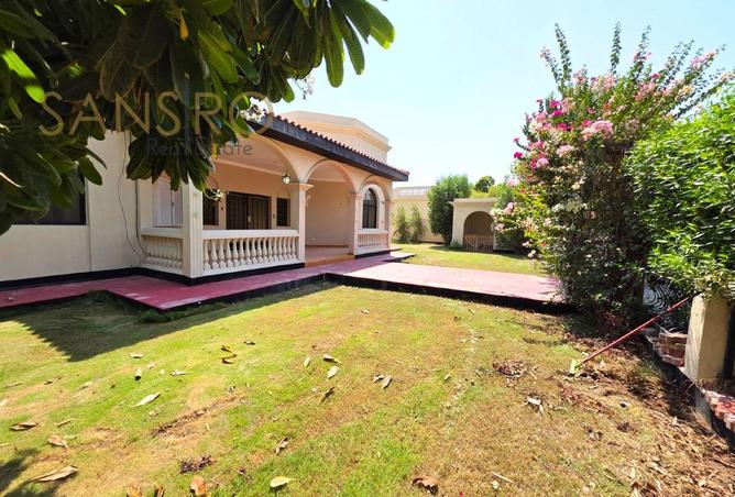 978343 - Property Image 2