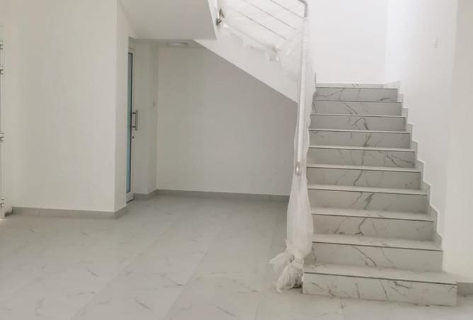 972346 - Property Image 2