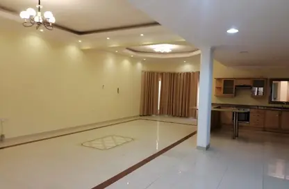 Villa - 4 Bedrooms - 5 Bathrooms for rent in Riffa - Southern Governorate
