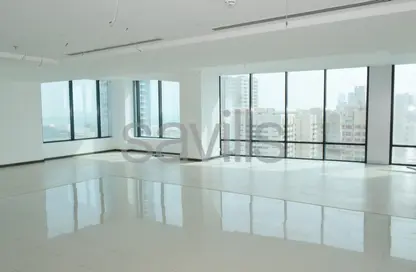 Empty Room image for: Office Space - Studio - 2 Bathrooms for rent in Diplomatic Area - Manama - Capital Governorate, Image 1