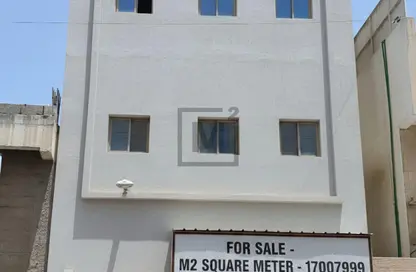 عمارة بالكامل - 8 غرف نوم - 8 حمامات للبيع في المحرق - المحرق