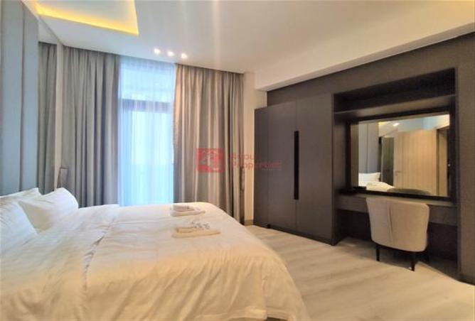 956426 - Property Image 3