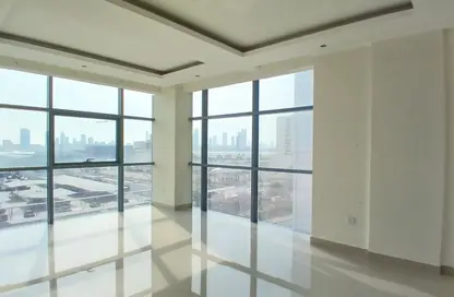 Apartment - 2 Bedrooms - 3 Bathrooms for rent in Busaiteen - Muharraq Governorate