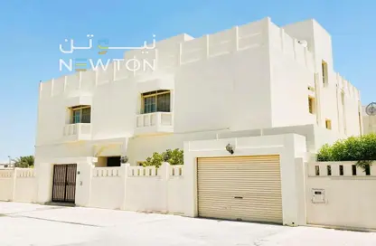 Villa - 4 Bedrooms - 5 Bathrooms for rent in Tubli - Central Governorate