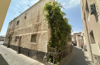 Villa - 4 Bedrooms - 5 Bathrooms for sale in Muharraq - Muharraq Governorate