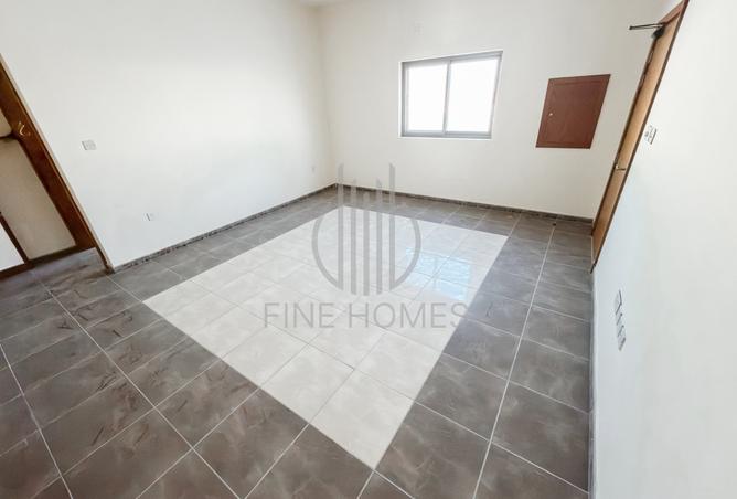 989237 - Property Image 2