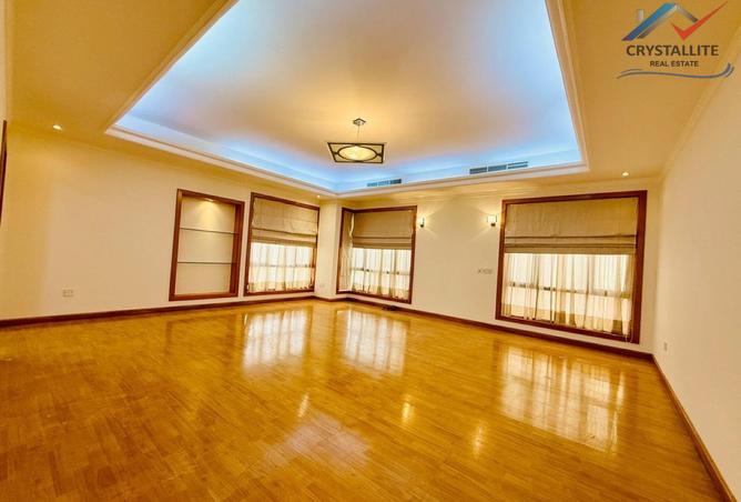 987434 - Property Image 3