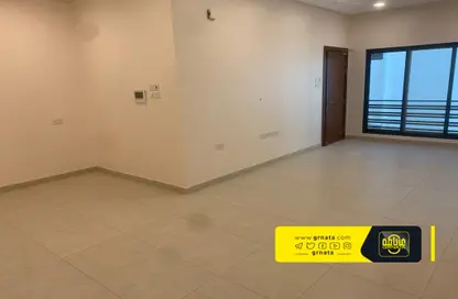 Apartment - 2 Bedrooms - 3 Bathrooms for rent in Sanad - Central Governorate