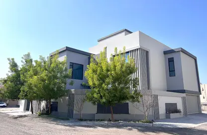 Villa - 4 Bedrooms - 6 Bathrooms for sale in Janabiya - Northern Governorate