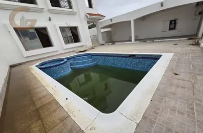 فيلا - 3 غرف نوم - 3 حمامات للايجار في عالي - المحافظة الوسطى