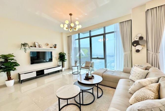 952605 - Property Image 2