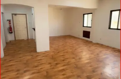 Apartment - 2 Bedrooms - 2 Bathrooms for rent in Isa Town - Central Governorate