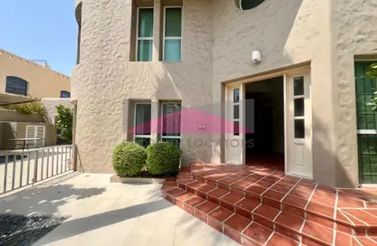 Villa - 4 Bedrooms - 5 Bathrooms for rent in Zinj - Manama - Capital Governorate