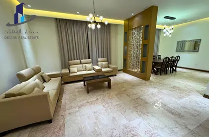 Apartment - 2 Bedrooms - 2 Bathrooms for rent in Al Juffair - Capital Governorate