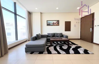 Apartment - 2 Bedrooms - 3 Bathrooms for rent in Al Juffair - Capital Governorate